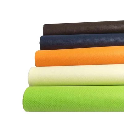Petit pain de textile tissé de Spunbond 180gsm pp de polypropylène non coloré